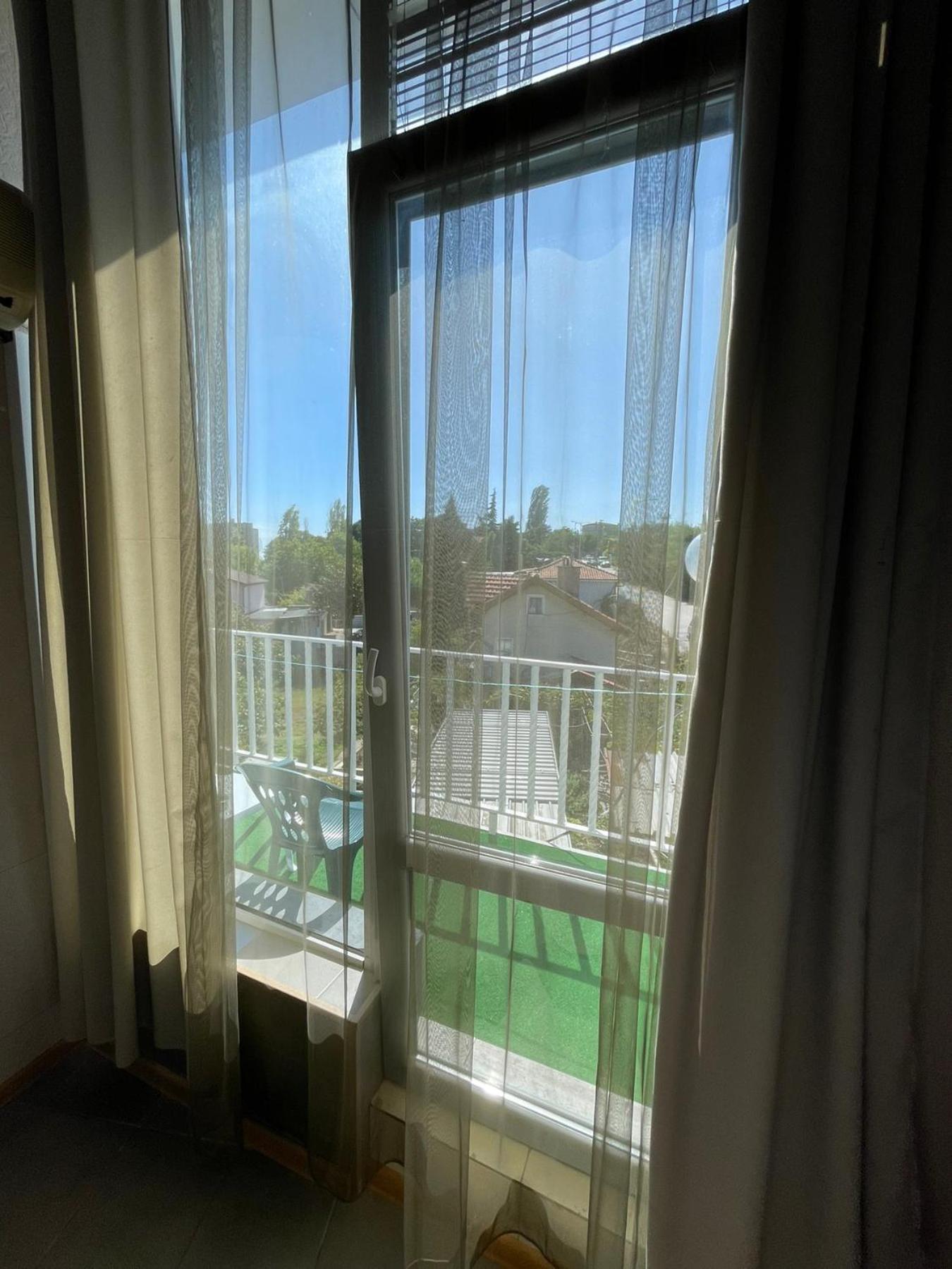 וארנה Apartments Devora 1 & Bar & Restaurant מראה חיצוני תמונה