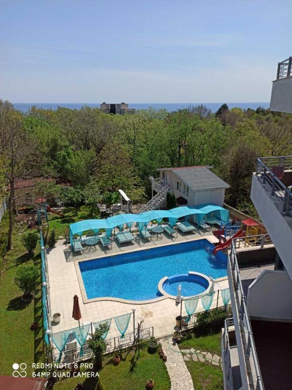 וארנה Apartments Devora 1 & Bar & Restaurant מראה חיצוני תמונה