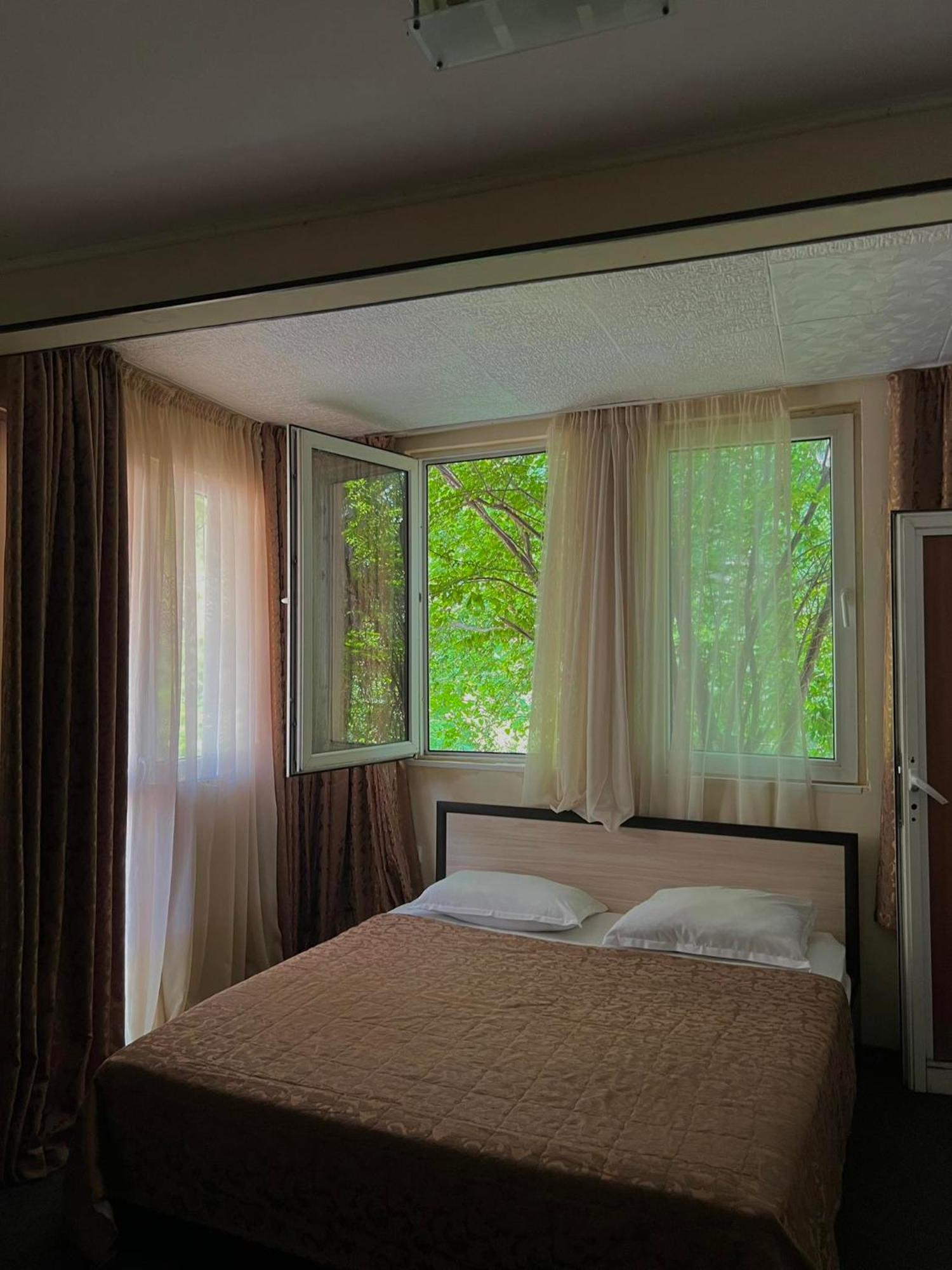 וארנה Apartments Devora 1 & Bar & Restaurant מראה חיצוני תמונה