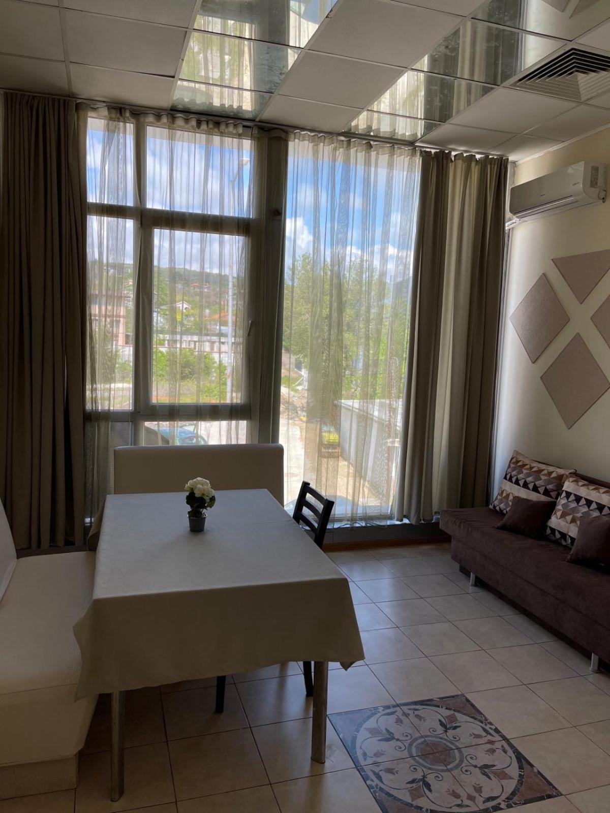 וארנה Apartments Devora 1 & Bar & Restaurant מראה חיצוני תמונה