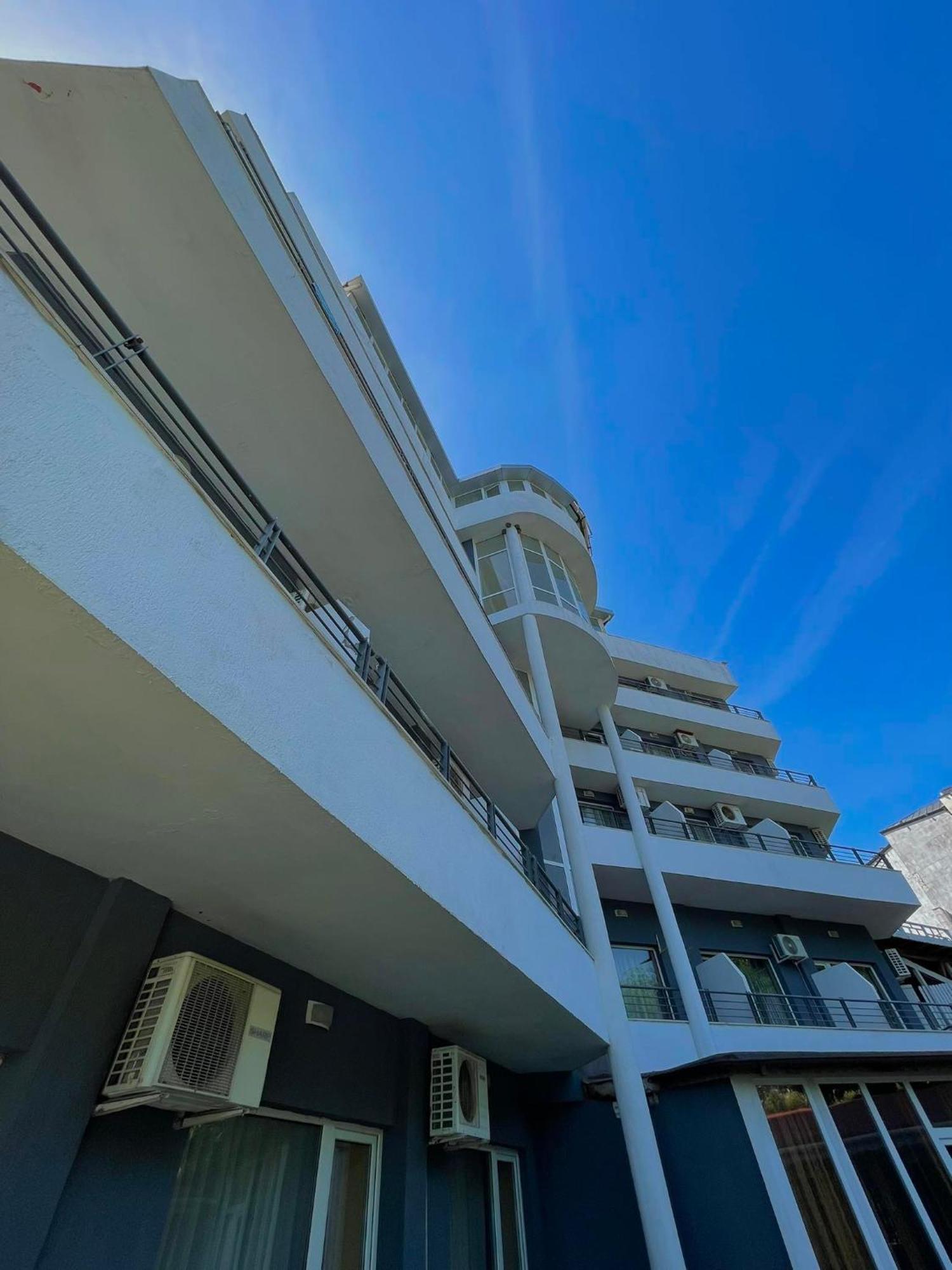 וארנה Apartments Devora 1 & Bar & Restaurant מראה חיצוני תמונה