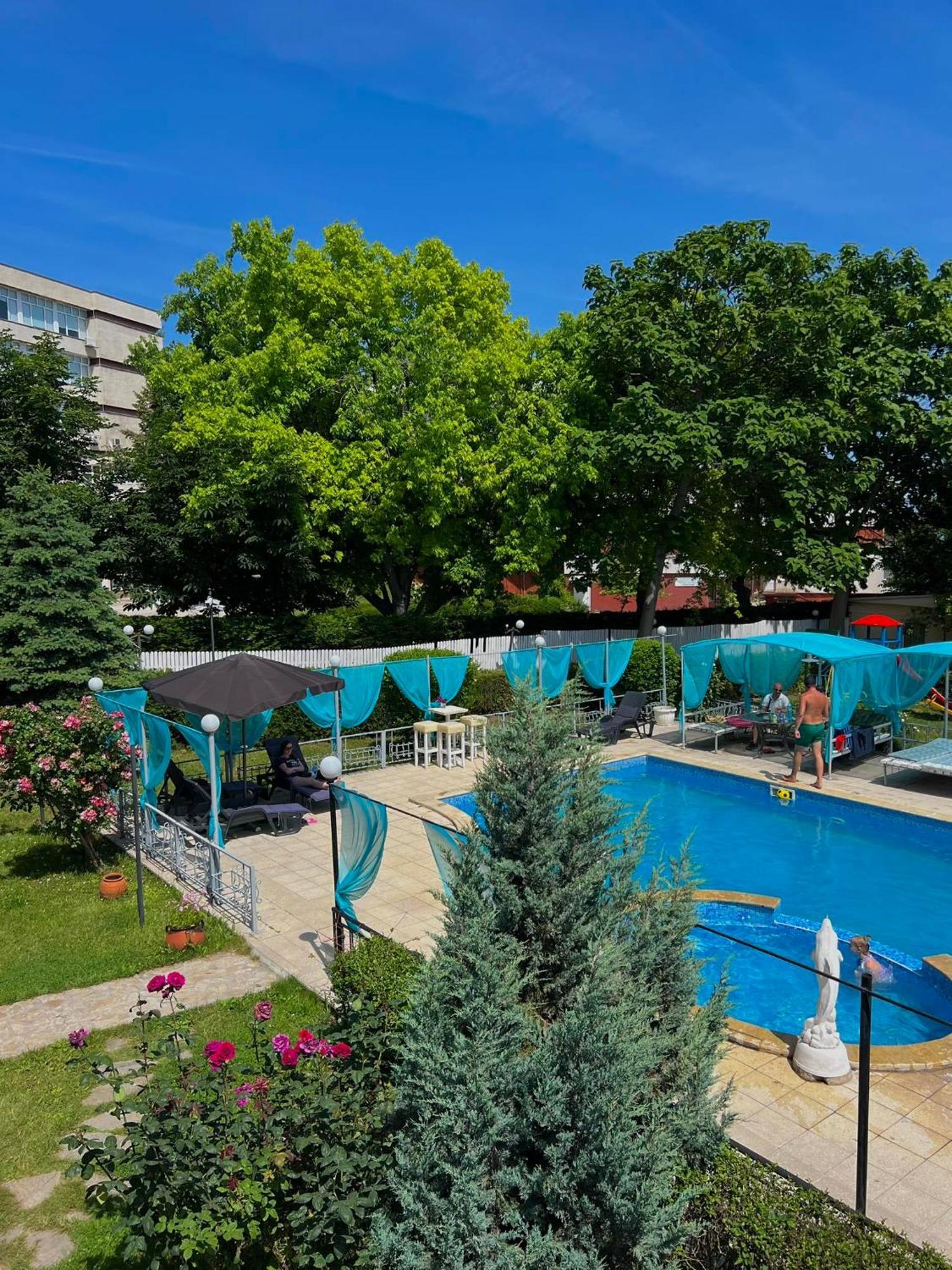 וארנה Apartments Devora 1 & Bar & Restaurant מראה חיצוני תמונה