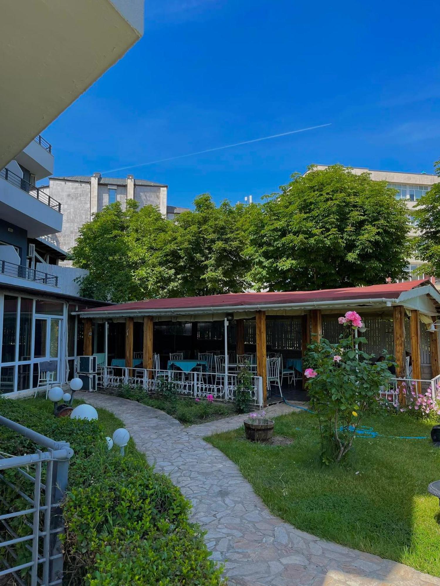 וארנה Apartments Devora 1 & Bar & Restaurant מראה חיצוני תמונה